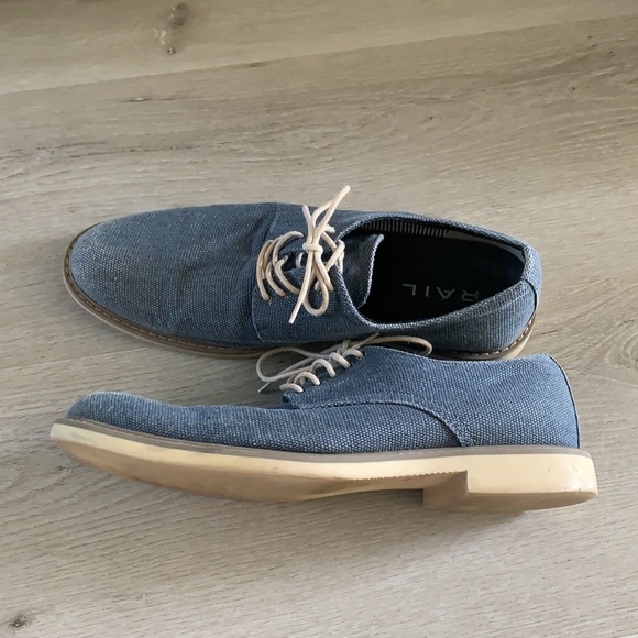 The RAIL blue xander oxfords‎ textured denim look - Picture 3 of 10